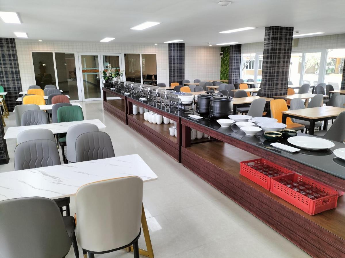 H2DO Hotel Ban Khlong Sanam Phli Buitenkant foto