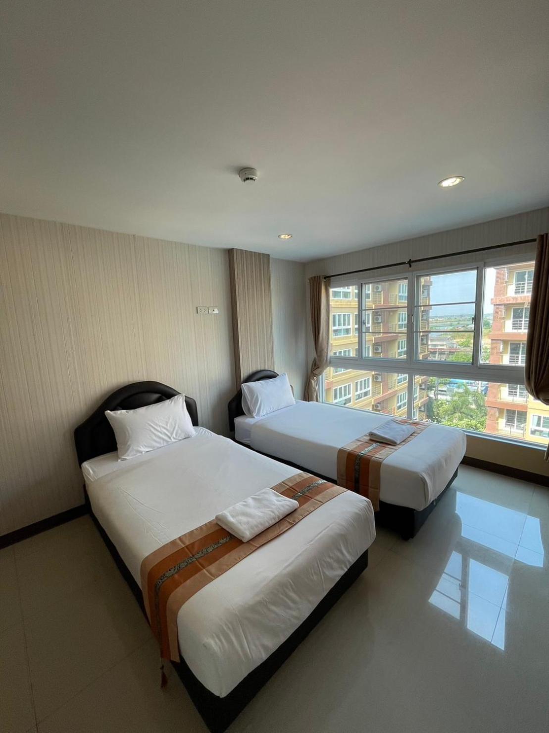 H2DO Hotel Ban Khlong Sanam Phli Buitenkant foto
