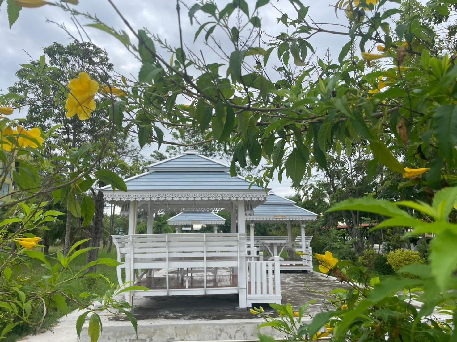 H2DO Hotel Ban Khlong Sanam Phli Buitenkant foto